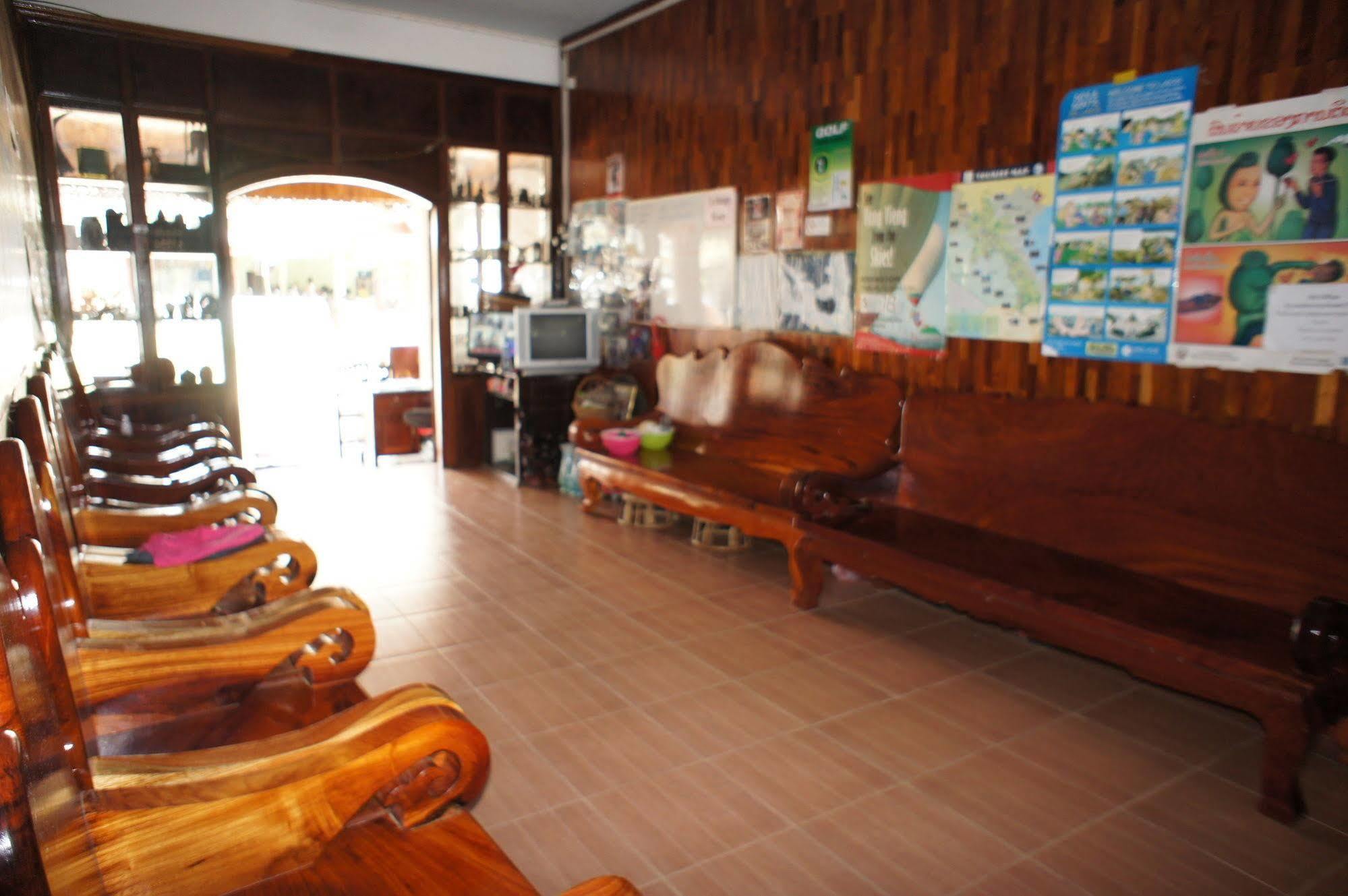 Domon Hotel Vang Vieng Bagian luar foto