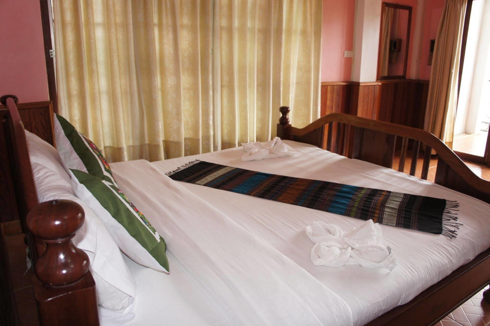 Domon Hotel Vang Vieng Bagian luar foto