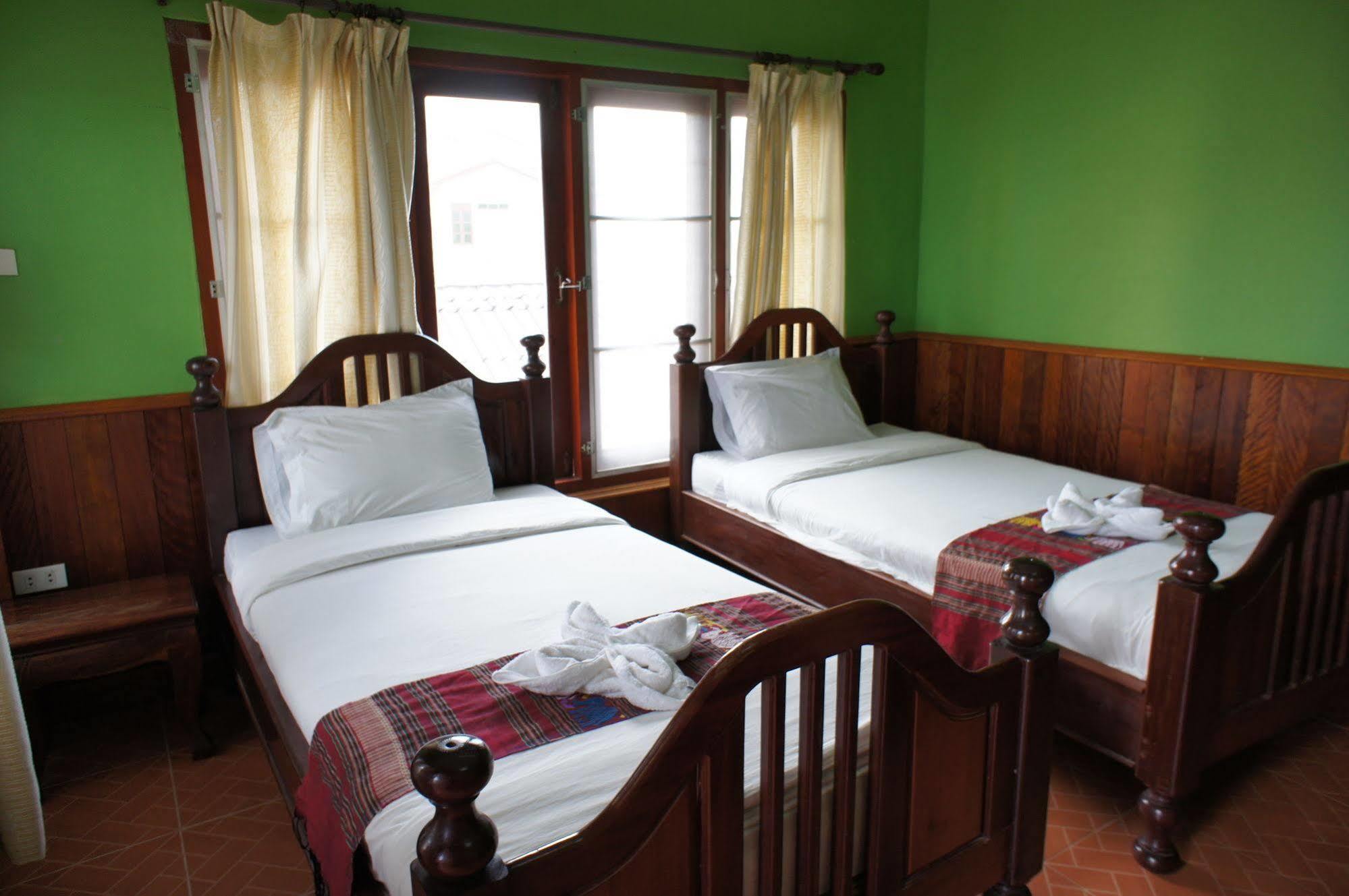 Domon Hotel Vang Vieng Bagian luar foto