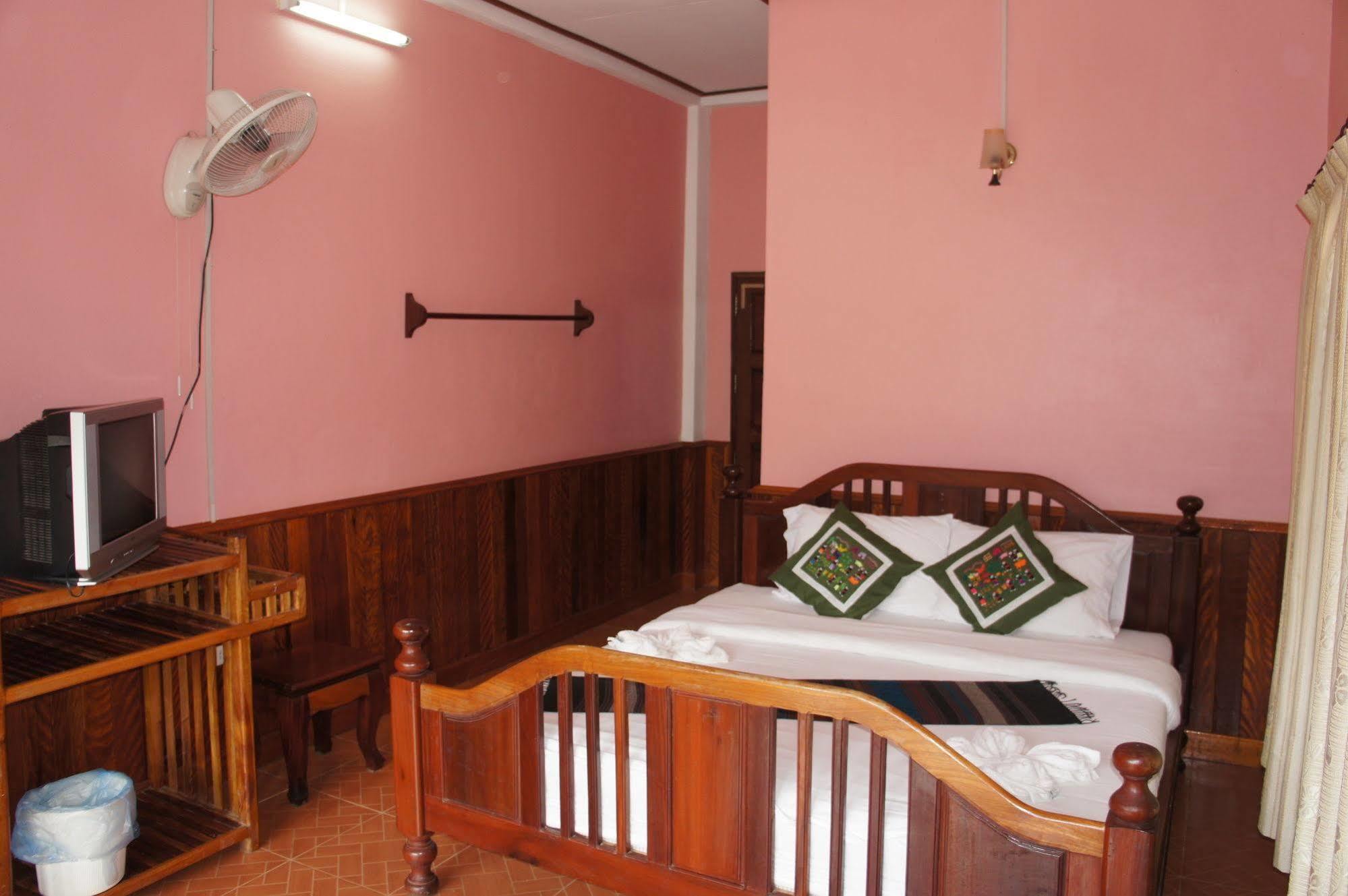 Domon Hotel Vang Vieng Bagian luar foto